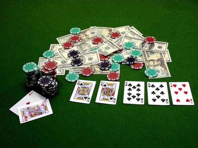 Как поиграть в покер в интернете?