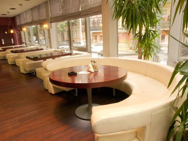 Мягкая мебель для ресторанов: выбери качественную!