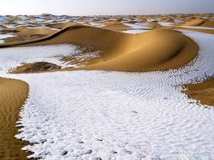 Как в пустыне Сахара пошел снег
