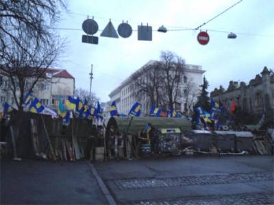 В Киеве строят баррикады