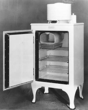 Кто изобрел первый холодильник